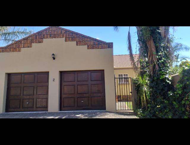 3 BEDROOM DUPLEX RENTED IN VAN RIEBEECK PARK